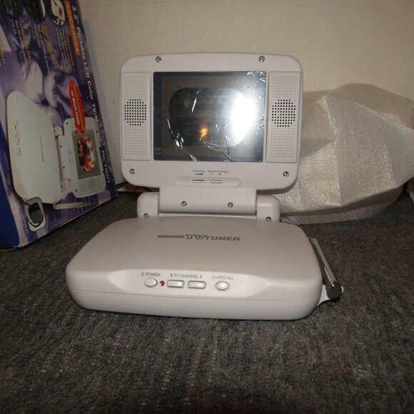 Action ACN-5402A Portable LCD Color TV/Monitor - Picture 2 of 5